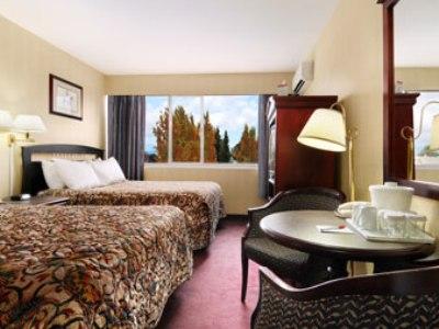 Ramada Hotel & Suites Metrotown Vancouver Burnaby Dış mekan fotoğraf